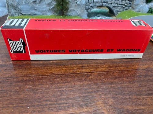 Boite vide pour - , couvert