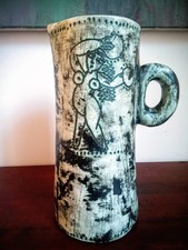 Magnifique Pichet de Jacques Blin  decor de musiciens 