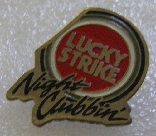 Pin lucky strike - pin's,