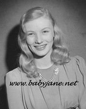 013 VERONICA LAKE CANDID