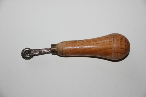 Small antique wood - , metal
