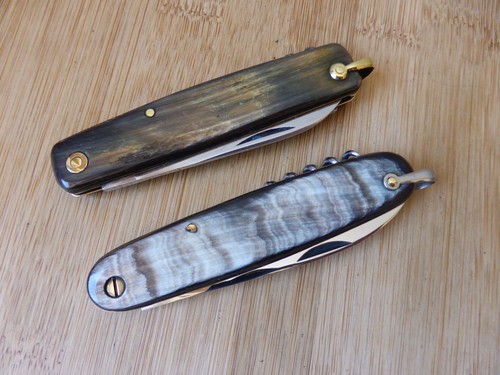 Lot anciens couteaux pliants