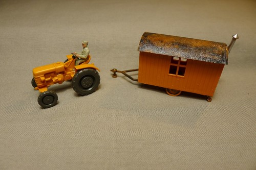 Tracteur et roulotte - ho,, 1/87,