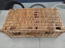 Grand panier à couvercle / malle en osier tressé vintage