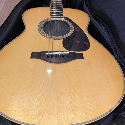 Guitare électrique acoustique
