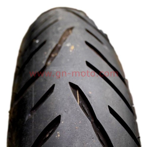 Pneu arriere bridgestone - pneu,