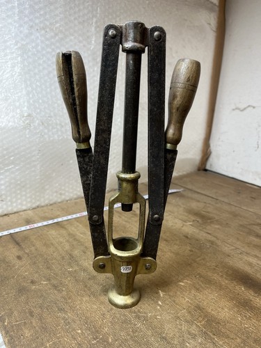 Bouchonneuse parisienne outil - bouchonneuse,