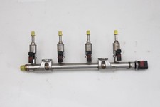 Fuel Injection System Seat Leon 3 5F1 04E133320D Four Nozzles With Manifold Pipe 1.4