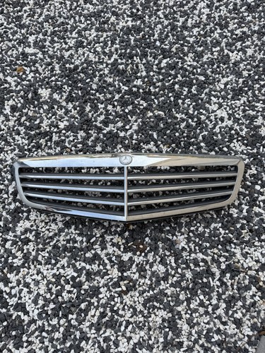 Calandre mercedes c220 - mercedes,