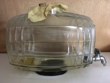 Ancien Distributeur D’eau De Cologne  En Forme De Tonneau.