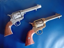Deux répliques colt 45