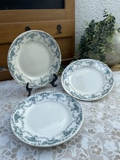 3 Assiettes Anciennes en Faïence Terre de Fer Décor Georges P.F. fin XIX Deb XXè