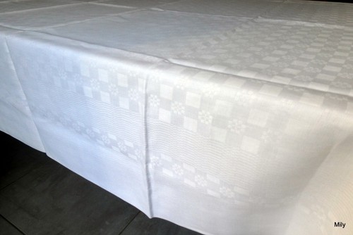 Ancienne nappe damassee 240 - damassee,
