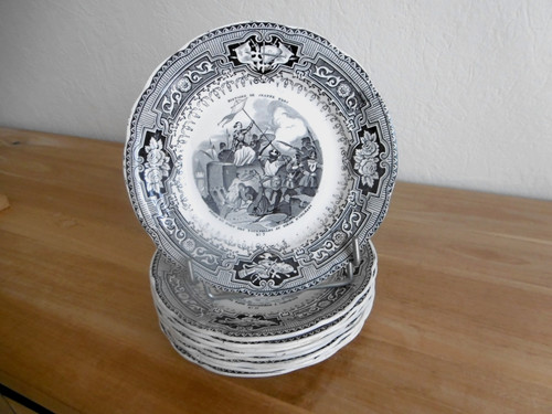 Serie neuf assiettes - serie,