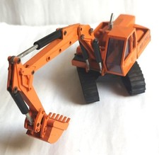 Pelle hydraulique . NZG