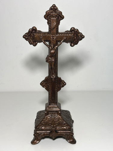Crucifix sur pied - , régule