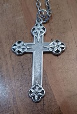 Croix catholique ancienne avec
