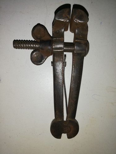 Joli etau main ancien - joli,