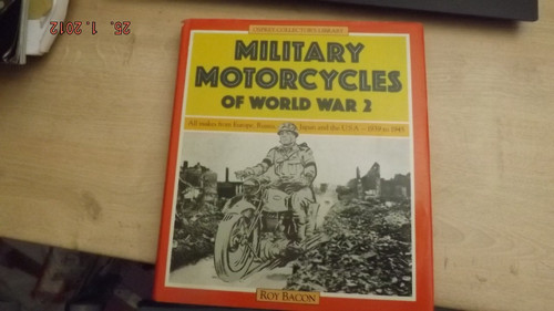 Livre military motorcycles - gc,
