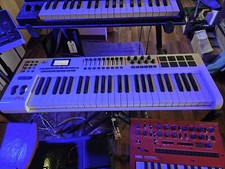 Keyboard MIDI Controller White Axiom Pro 49  with HyperControl