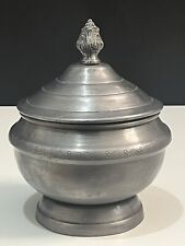 Ancien pot où soupière en