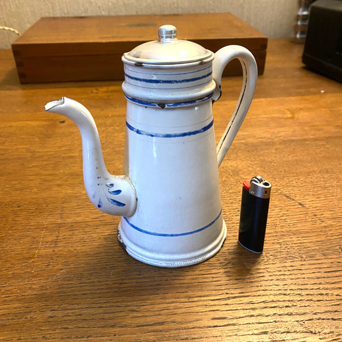 Dinette ancienne cafetiere - ancienne,