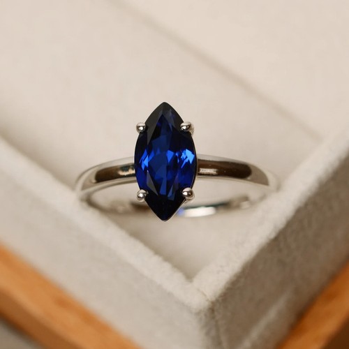 Bague saphir taille marquise