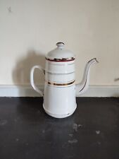 Théière en tôle émaillée