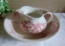 BROC ET VASQUE DE TOILETTE FAIENCE ONNAING OU GIEN DECOR FLEURS OISEAUX PAPILLON