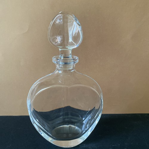 Belle carafe alcool en - À,
