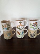 SIX GRANDES TASSES EN GRES