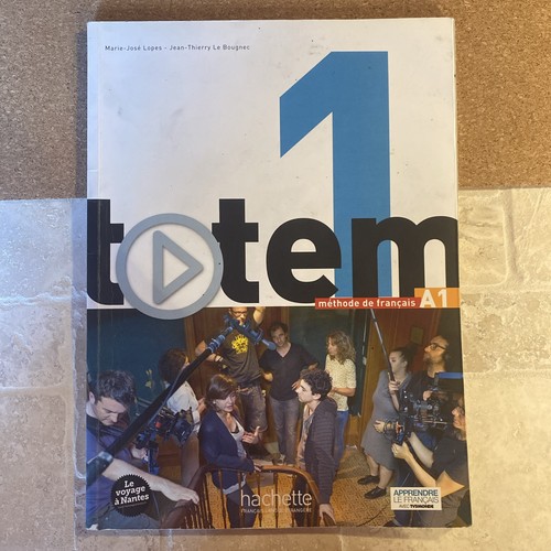 Totem livre eleve - livre, l'eleve