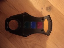 Cache supérieur et vis