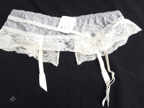 Aubade serre taille - taille,