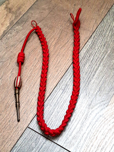 Une fourragère médaille
