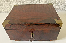 Ancien petit coffre fort