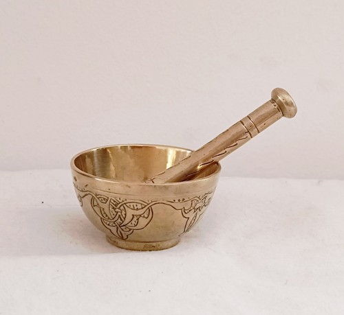 Ancien petit mortier oriental - petit,