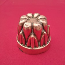 Moule à gâteaux en cuivre ancien authentique.