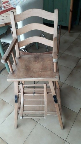 Chaise haute pour bébé