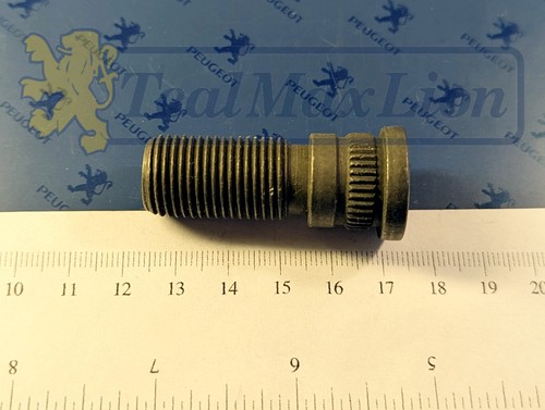 Axe 16x1 fixation - 16x1,50-44, de