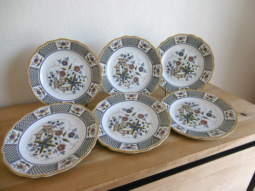 Six assiettes plates - plates, faience