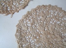 2 anciens napperons ronds dentelle 16,5cm