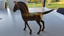 Cheval en laiton massif