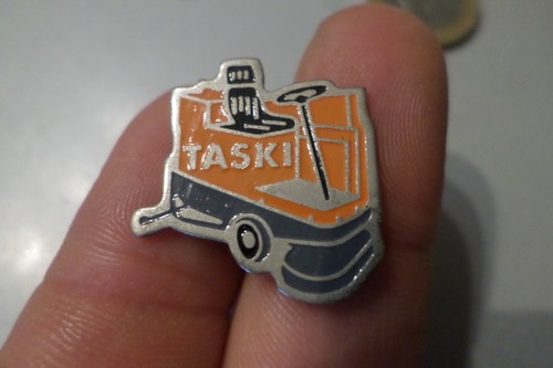 Badge pin broche taski - pin,