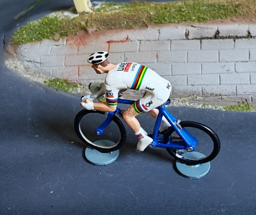 Cycliste miniature uae - miniature, 1/43