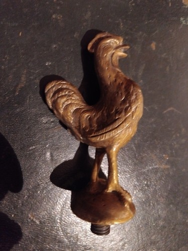 Mascotte automobile coq - «,