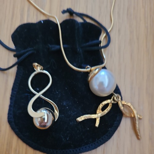 Joli collier long avec - joli,