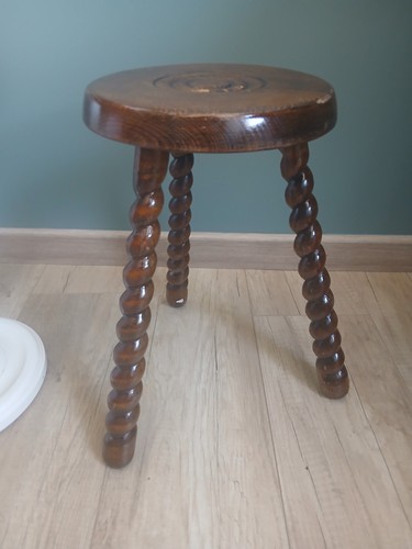 Tabouret tripode - tabouret, tripode,