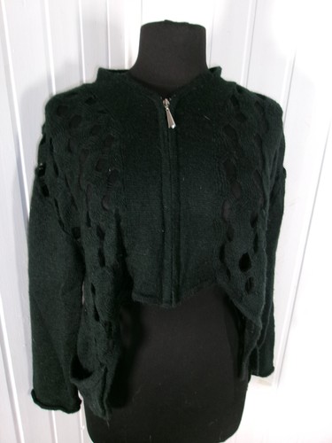 Pull crop top court large