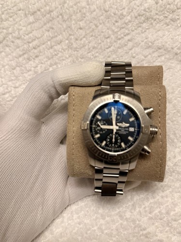 Preowned breitling avenger - preowned,